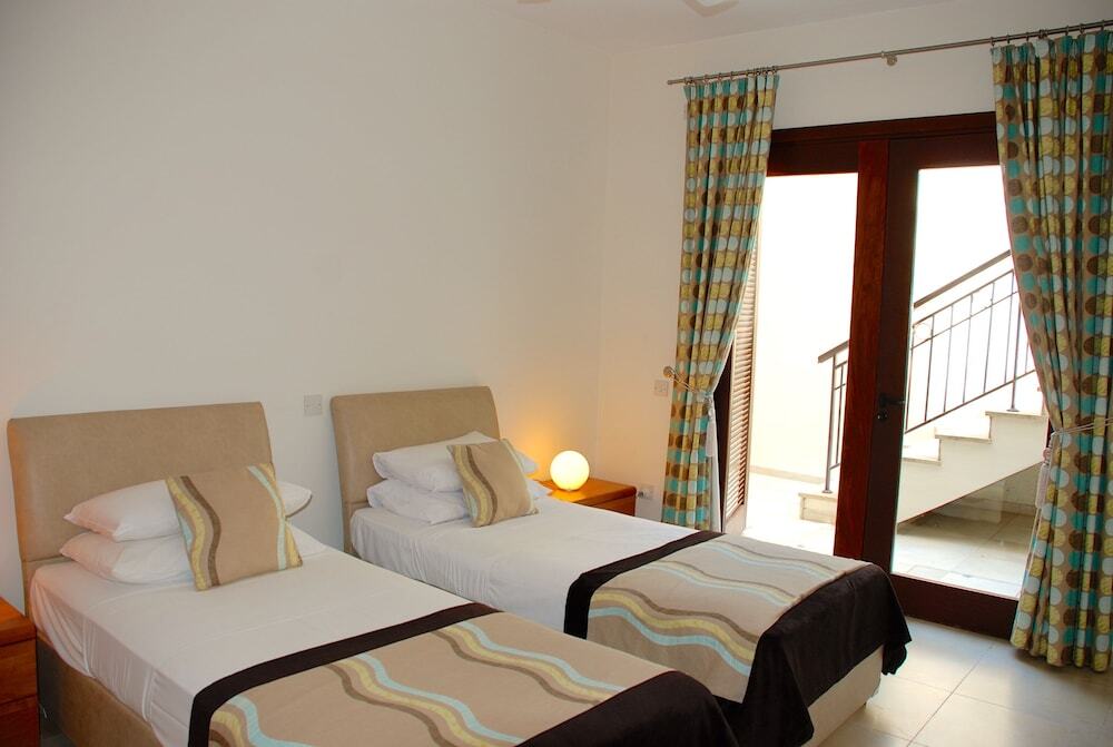 Куклия: Villa 252 Galata