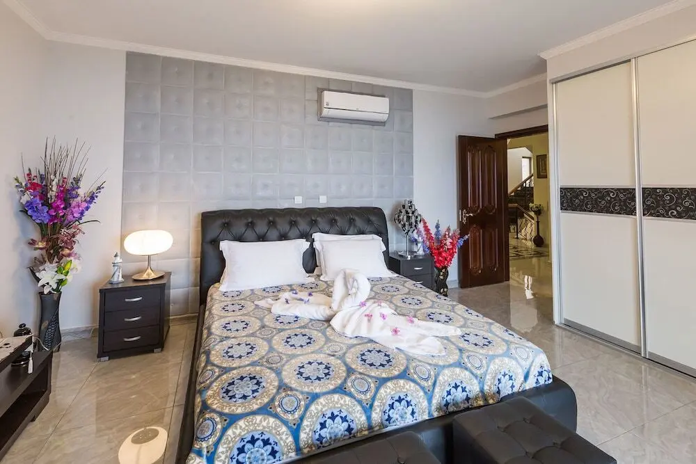 Айя-Марина Хрисохус: Imagine Renting Your Own 5 Star Private Cyprus Villa on the Beach, Paphos Villa 1410