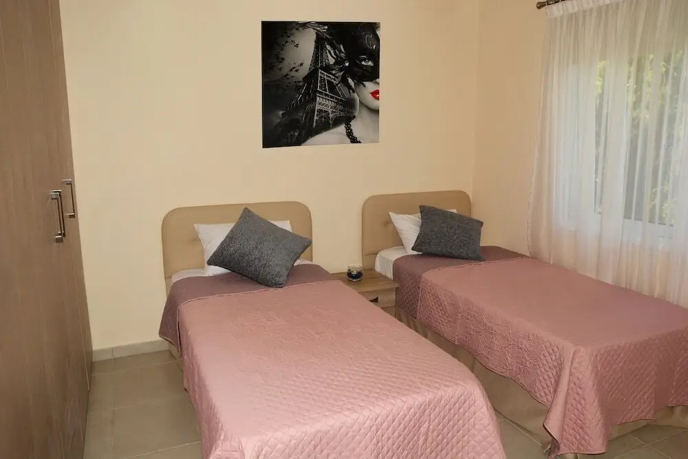 Пафос: 2BR Maisonette Pool - Walk to Beach