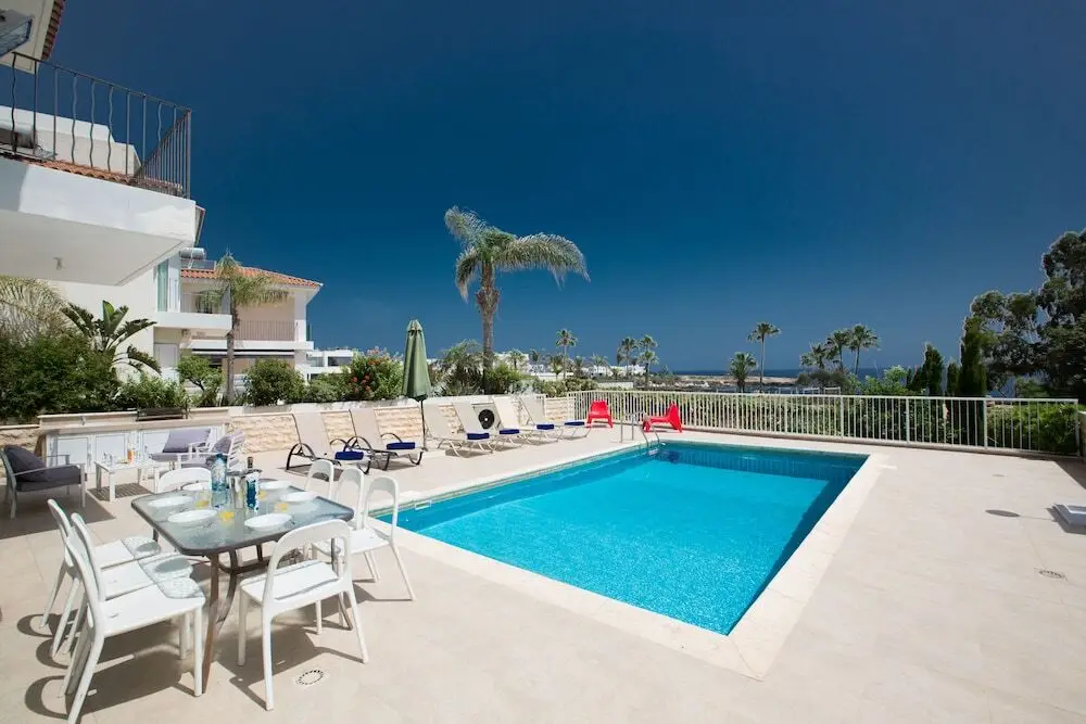 Протарас: Protaras Mesogeios Villa Me16 Beachfront Villa in Protaras Center