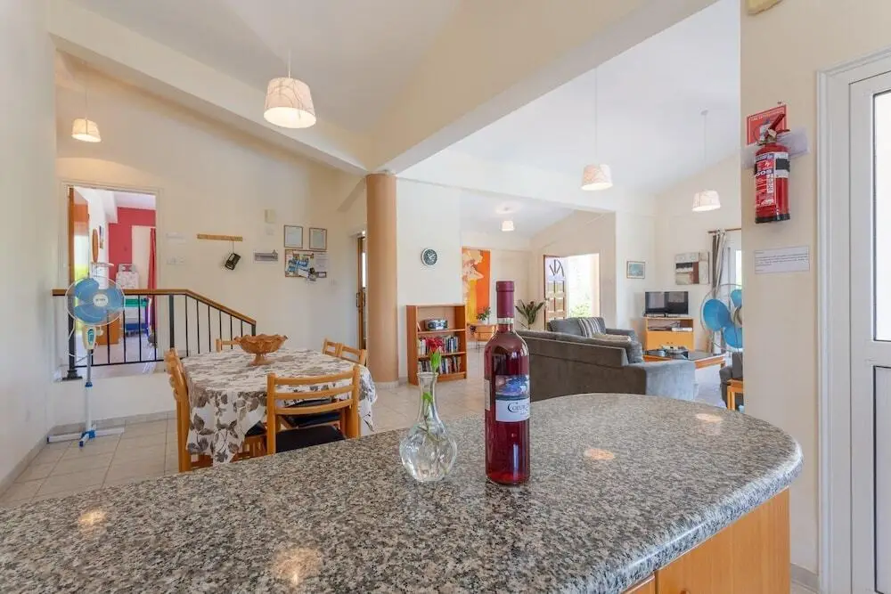 Нео Хорио: Villa Chrystalla Large Private Pool Walk to Beach Sea Views A C Wifi - 2186
