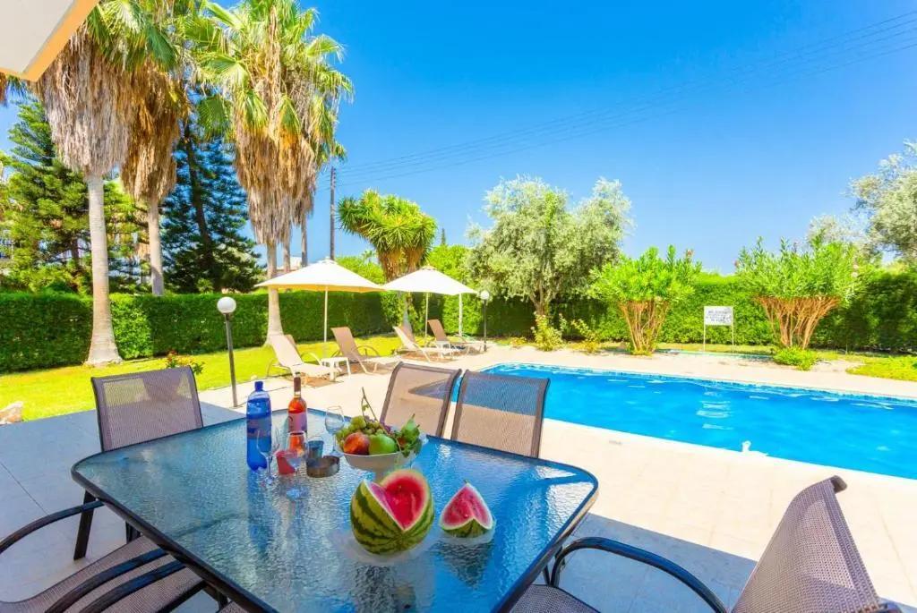 Друшиа: Villa Halima Alexandros Large Private Pool Walk to Beach Sea Views A C Wifi Eco-friendly - 2504