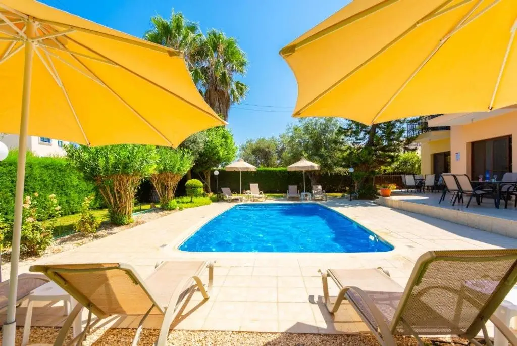 Друшиа: Villa Halima Alexandros Large Private Pool Walk to Beach Sea Views A C Wifi Eco-friendly - 2504