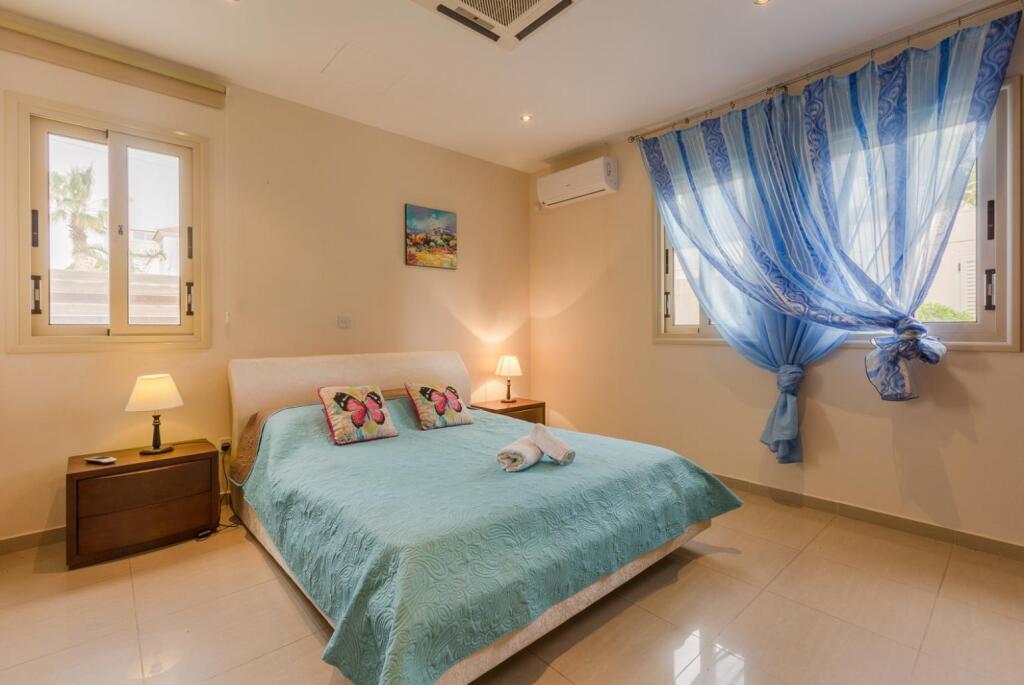 Киссонерга: Villa Felice Large Private Pool Walk to Beach Sea Views A C Wifi Car Not Required - 2776