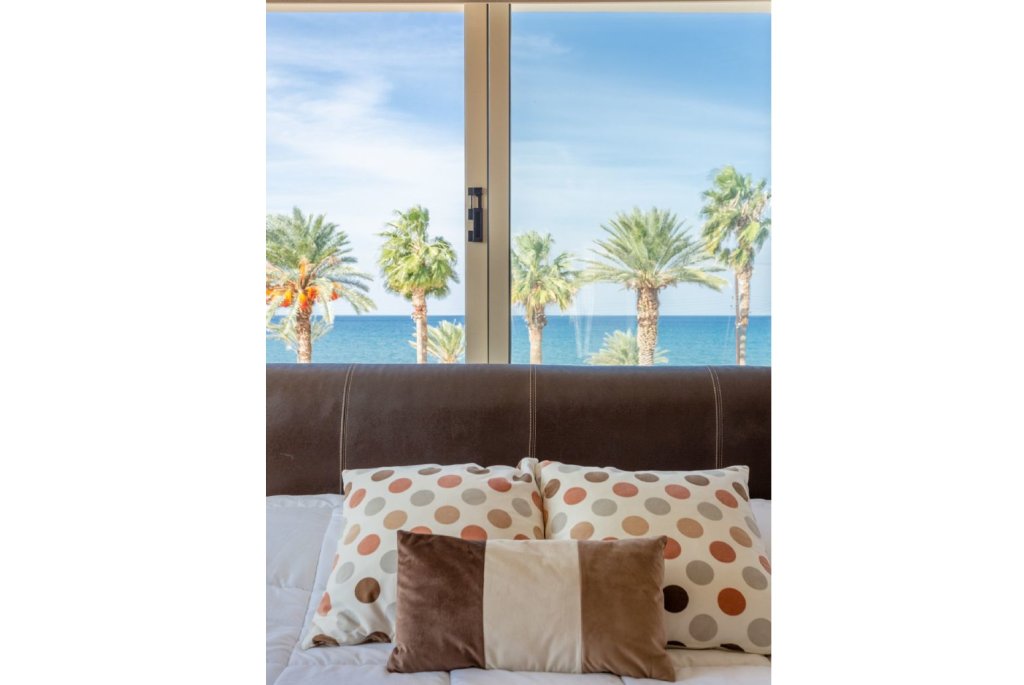 Аргака: Villa Seashore One Large Private Pool Walk to Beach Sea Views A C Wifi - 3150