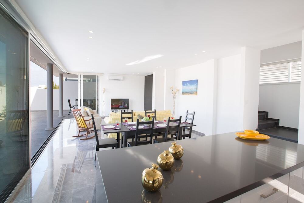 Протарас: Villa Bp4, Contemporary 3bdr Protaras Villa With Pool, Close to Fig Tree Bay