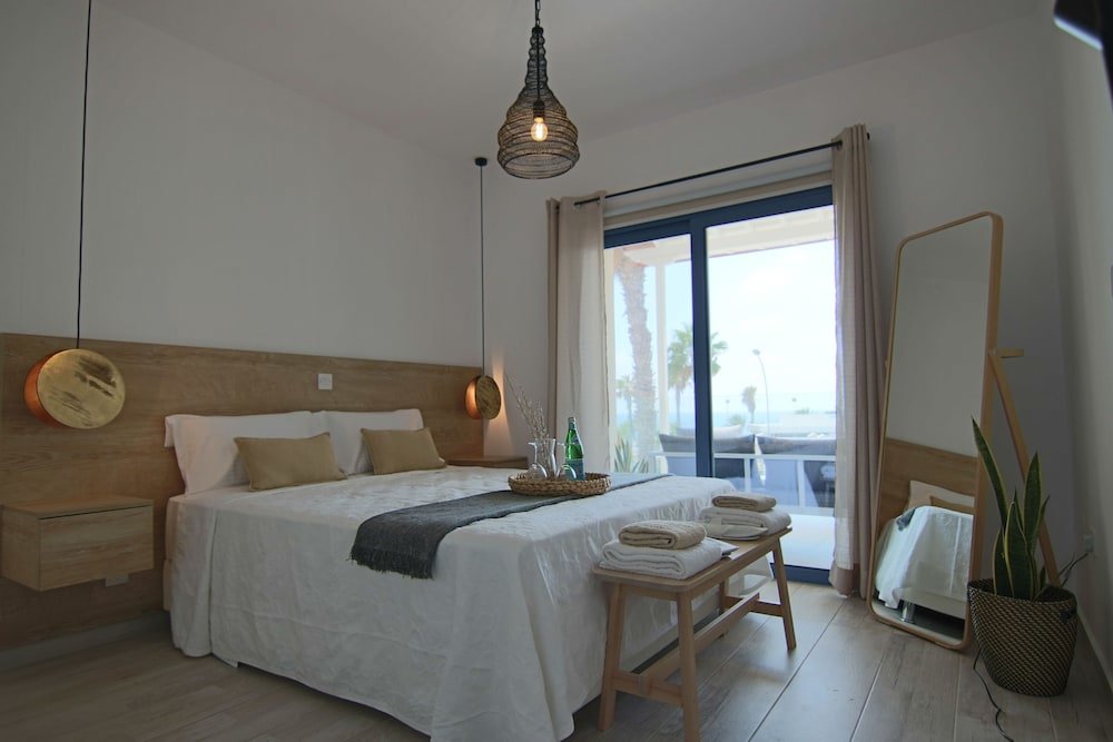 Пафос: Phaedrus Living: Seaside Luxury Flat Limnaria 152