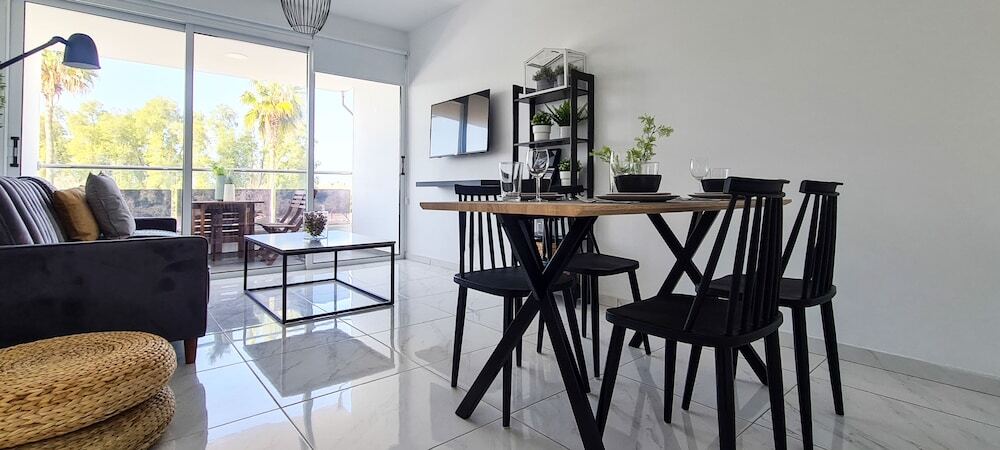 Пафос: Phaedrus Living: Seaside Executive Flat Harbour 206