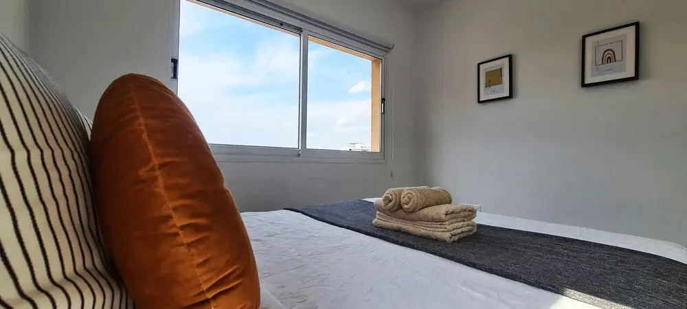 Пафос: Phaedrus Living: Cityview Luxury Flat Walnut Grove 304