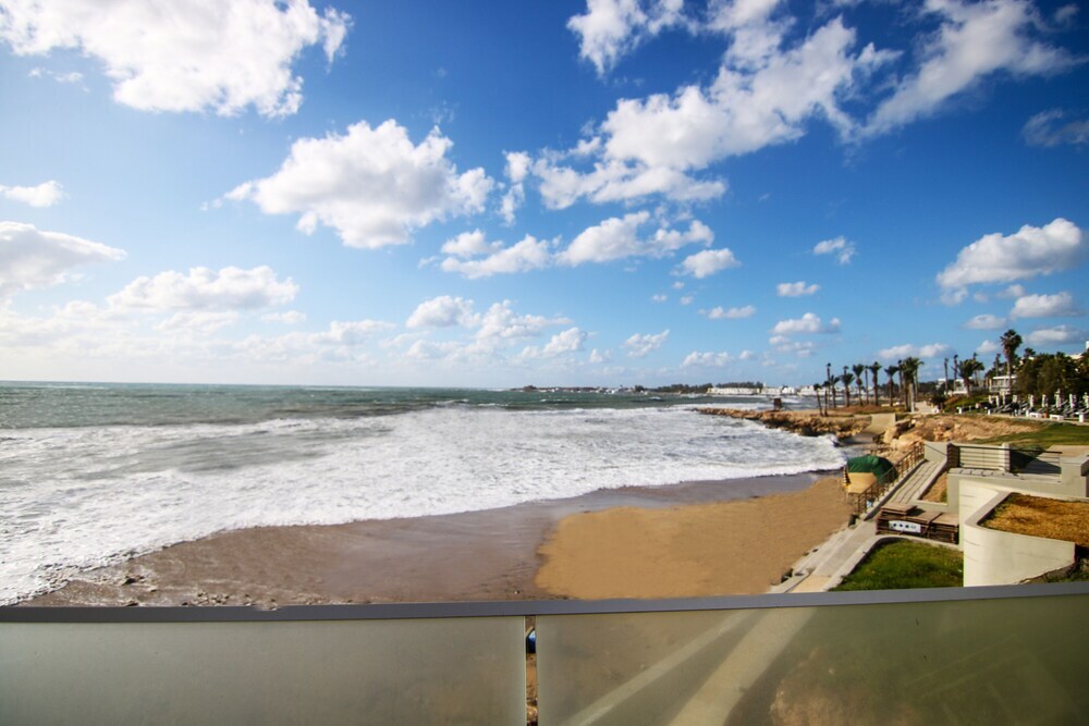 Пафос: Phaedrus Living: Seaside Romantic Flat Limnaria123