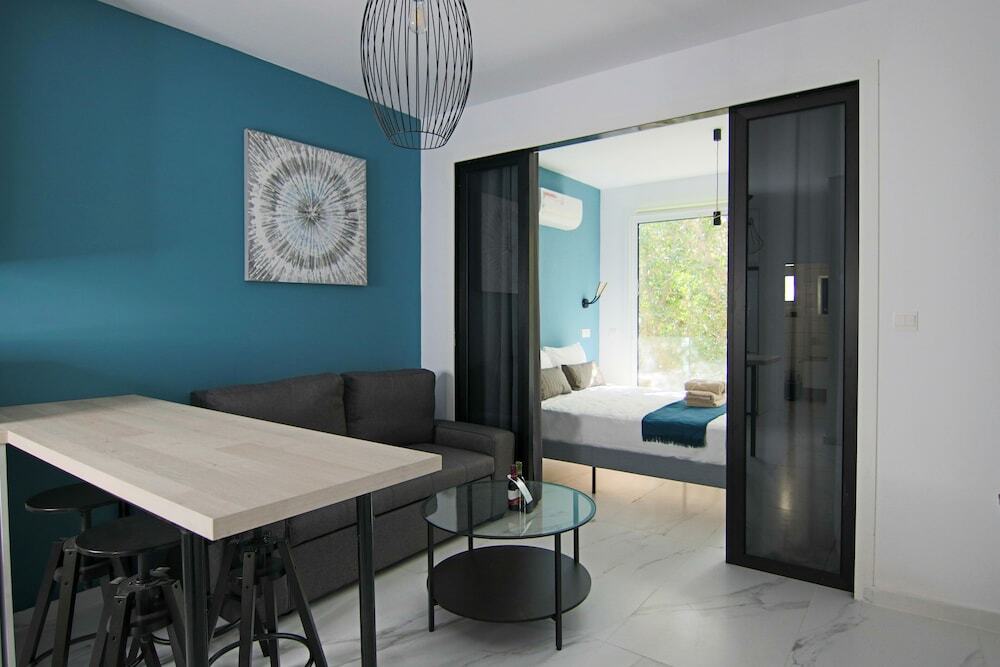 Пафос: Phaedrus Living: Seaside Romantic Flat Limnaria123
