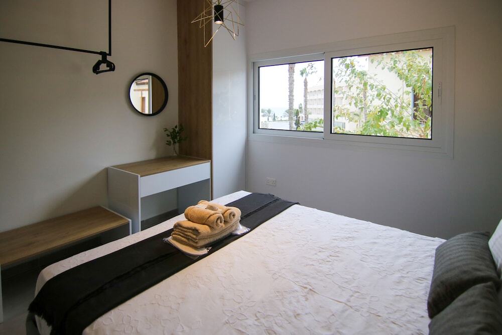 Пафос: Phaedrus Living: Seaside Modern Flat Limnaria 123