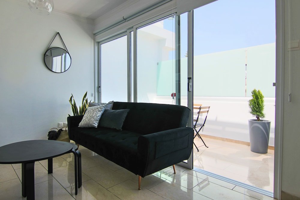 Phaedrus Living: Seaside Luxury Flat Lighthouse 62 — фото 1