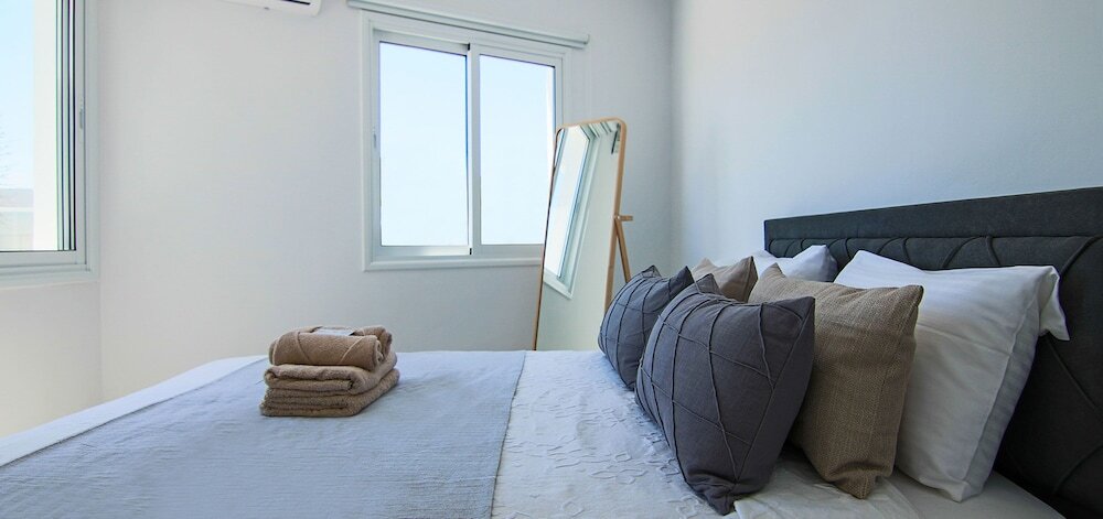 Пафос: Phaedrus Living- Seaside Lighthouse 74