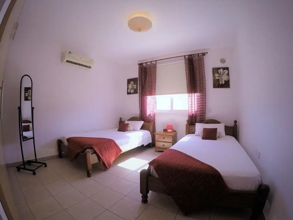 Паралимни: Bambos Apartment