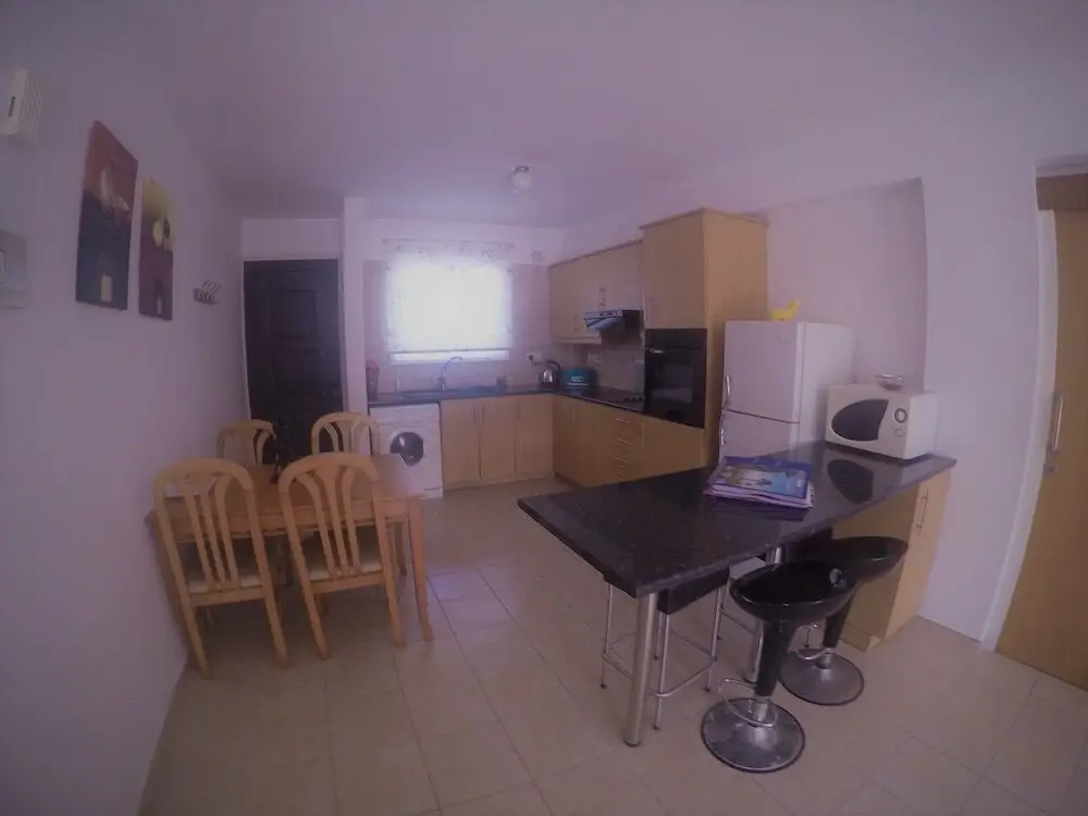 Паралимни: Bambos Apartment
