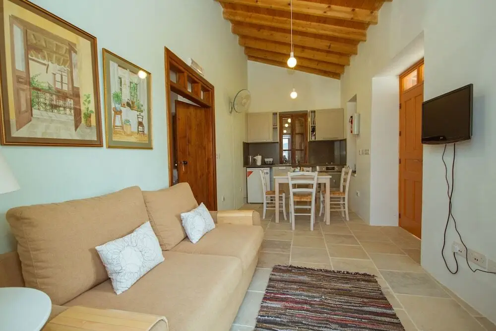 Скарину: Thyone Uno Bal Cottage
