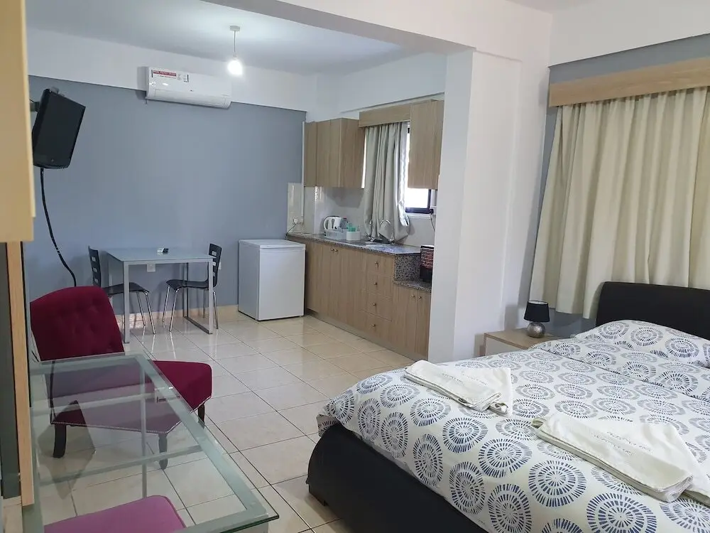 Пафос: Valentina Apartments