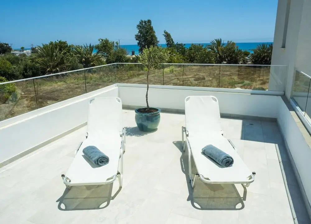 Героскипу: Wavebreeze Villas