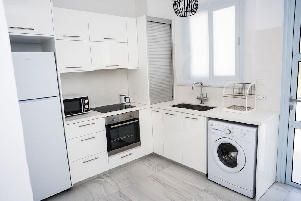 Героскипу: Wavebreeze Villas