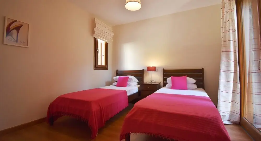 Какопетрия: 3 bedroom Villa Omodos HG14 with private kidney pool and roof terrace with golf views, Hestiades Greens on Aphrodite Hills Resort