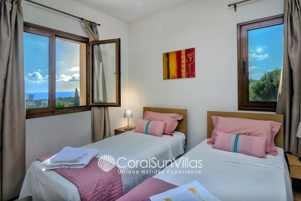 Пейя: Large Pool & Garden, Billiard, Peaceful Area, Near to the Sea, Coral Bay Paphos