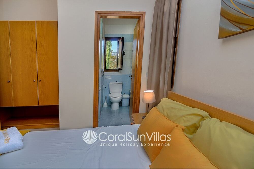Пейя: Large Pool & Garden, Billiard, Peaceful Area, Near to the Sea, Coral Bay Paphos