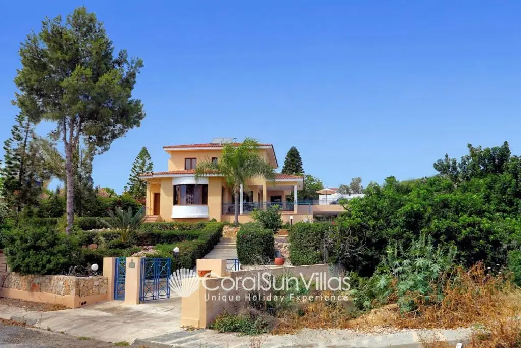 Exceptional Large Villa, Free Heated Pool 1 NOV - 15 Jan, Privacy,prime Location — фото 1