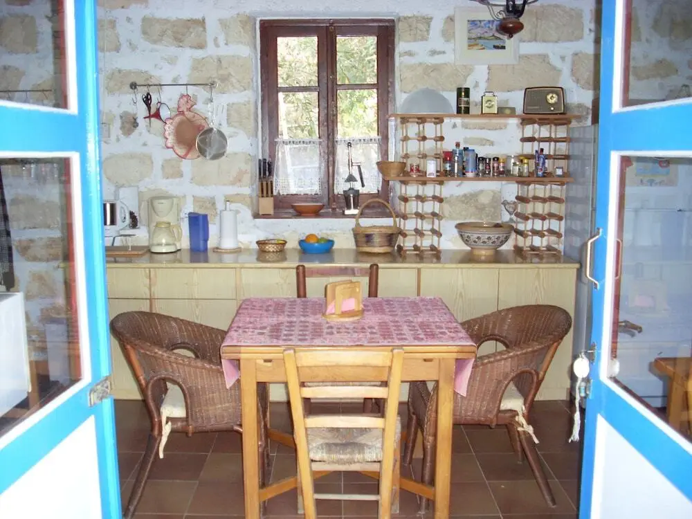 Киссонерга: Secluded Restored Farmhouse With Private Pool, 2 Bedrooms and Free Car