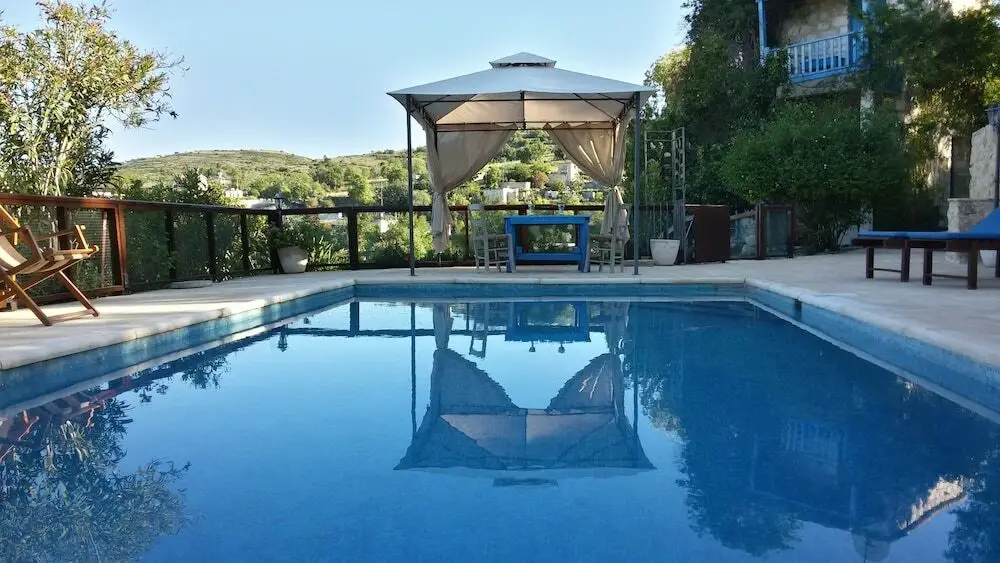 Киссонерга: Secluded Restored Farmhouse With Private Pool, 2 Bedrooms and Free Car