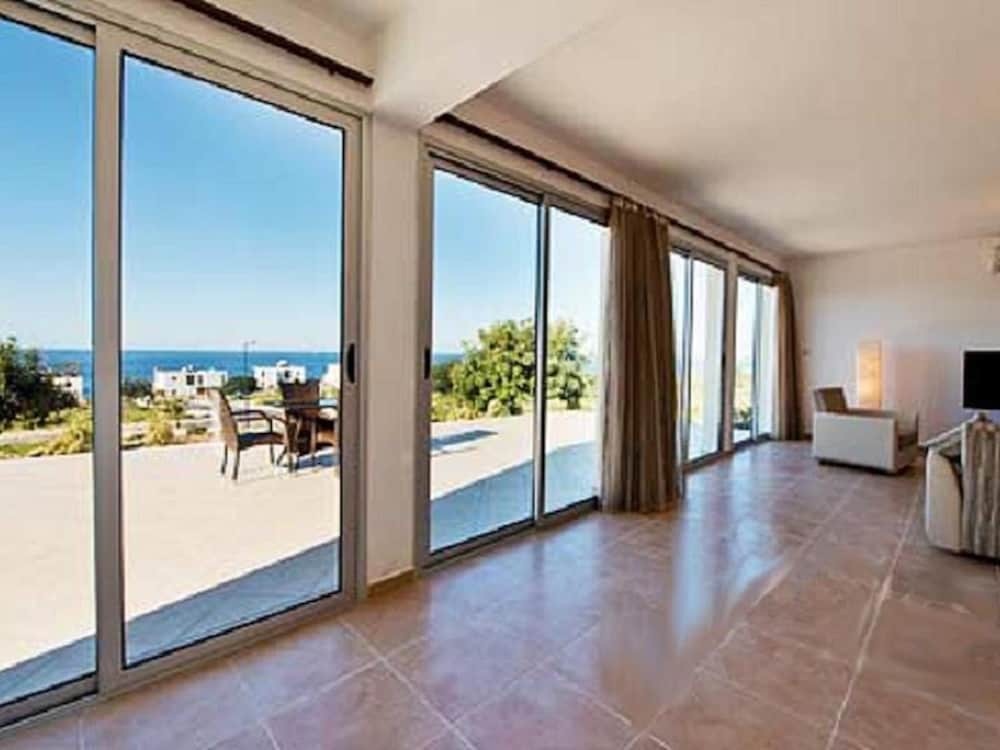 Гекиткале: Sunny Villa, a Perfect Spacious Villa With Private Pool, Wifi & Ac in all Rooms