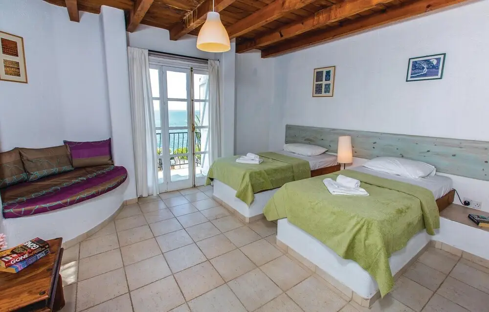 Помос: Awesome Home in Pomos With Wifi and 3 Bedrooms