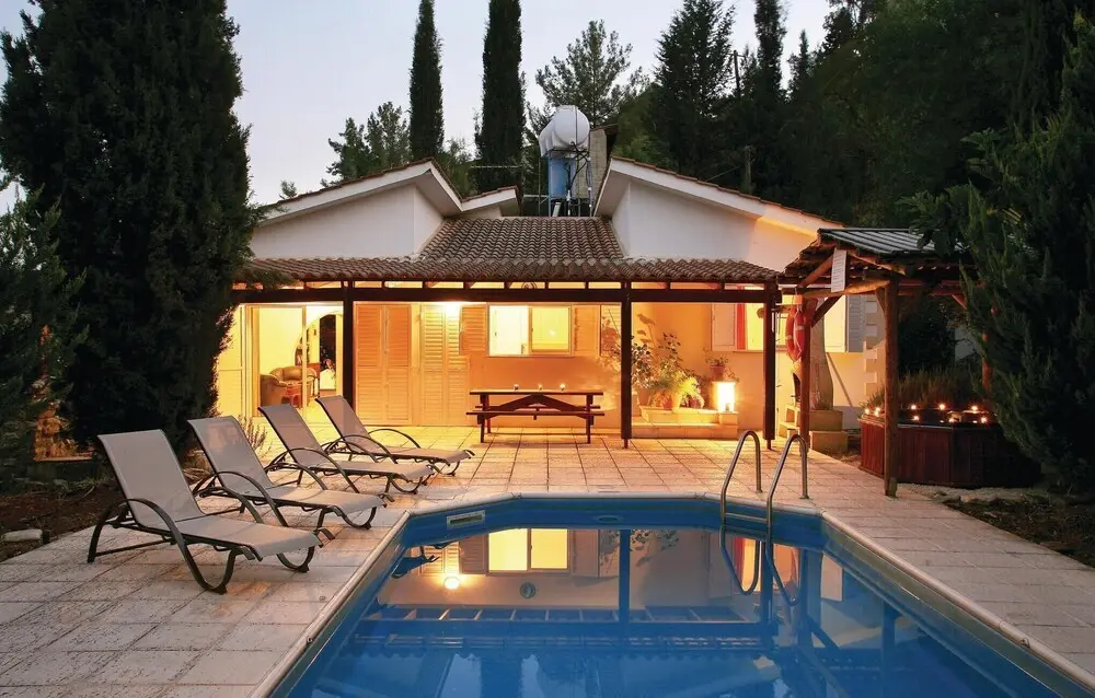 Милиу: Beautiful Home in Miliou Paphos With 2 Bedrooms, Outdoor Swimming Pool and Swimming Pool
