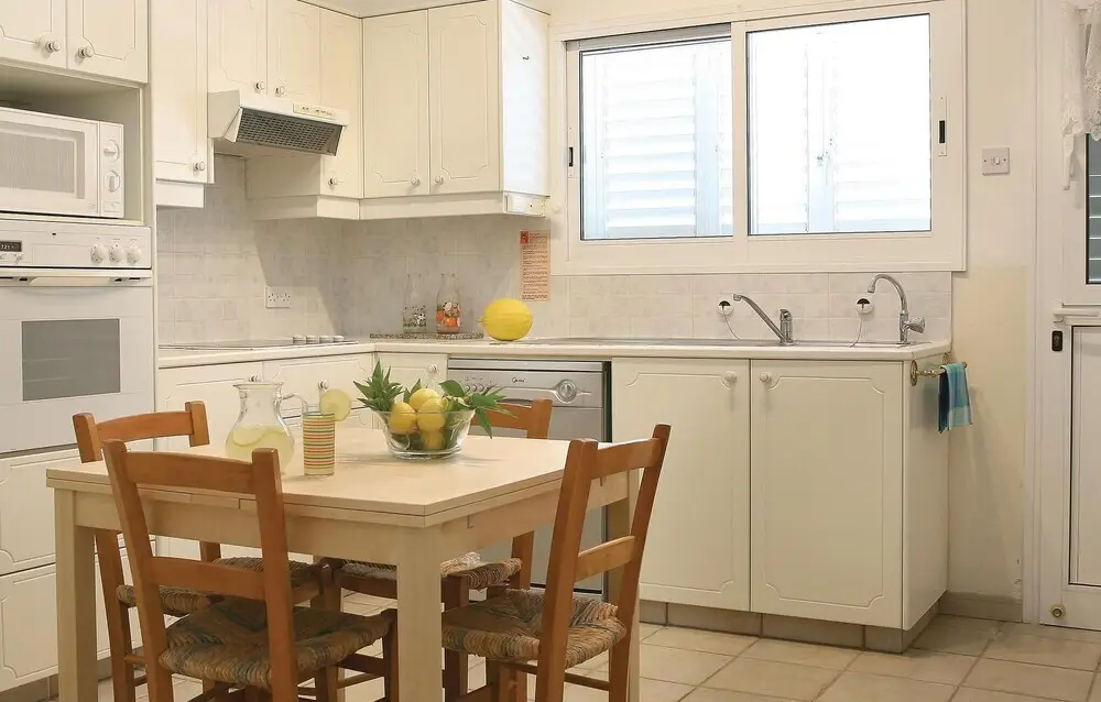Милиу: Beautiful Home in Miliou Paphos With 2 Bedrooms, Outdoor Swimming Pool and Swimming Pool