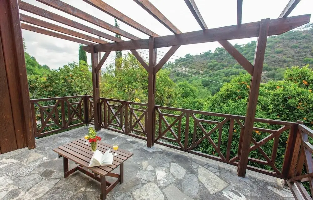 Милиу: Amazing Home in Miliou Paphos With 3 Bedrooms, Outdoor Swimming Pool and Swimming Pool