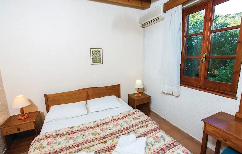 Милиу: Stunning Home in Miliou Paphos With 3 Bedrooms, Sauna and Outdoor Swimming Pool