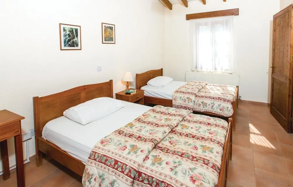 Милиу: Stunning Home in Miliou Paphos With 3 Bedrooms, Sauna and Outdoor Swimming Pool