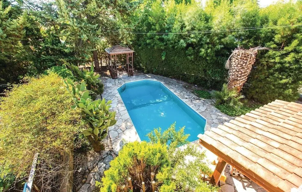Милиу: Stunning Home in Miliou Paphos With 3 Bedrooms, Sauna and Outdoor Swimming Pool
