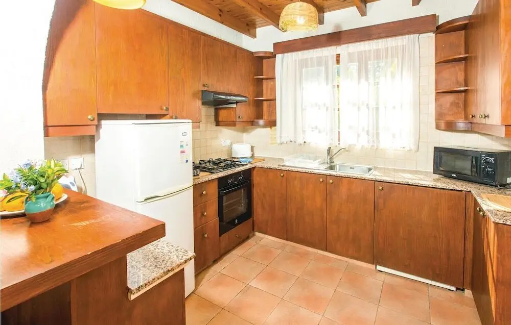 Милиу: Stunning Home in Miliou Paphos With 3 Bedrooms, Sauna and Outdoor Swimming Pool
