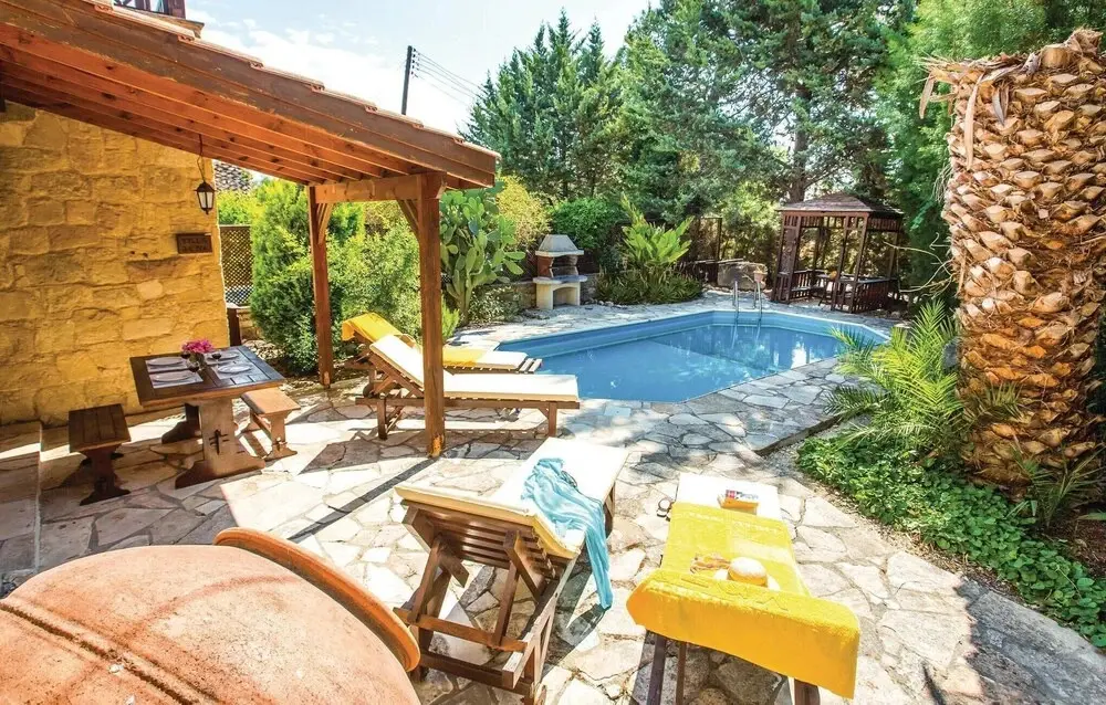 Милиу: Stunning Home in Miliou Paphos With 3 Bedrooms, Sauna and Outdoor Swimming Pool