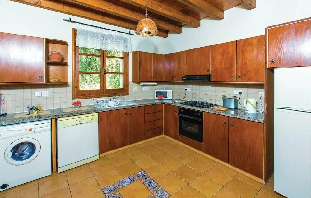 Милиу: Beautiful Home in Miliou Paphos With 3 Bedrooms, Outdoor Swimming Pool and Swimming Pool
