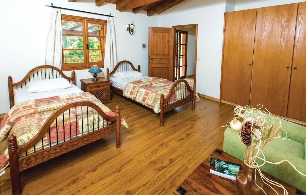 Милиу: Beautiful Home in Miliou Paphos With 3 Bedrooms, Outdoor Swimming Pool and Swimming Pool