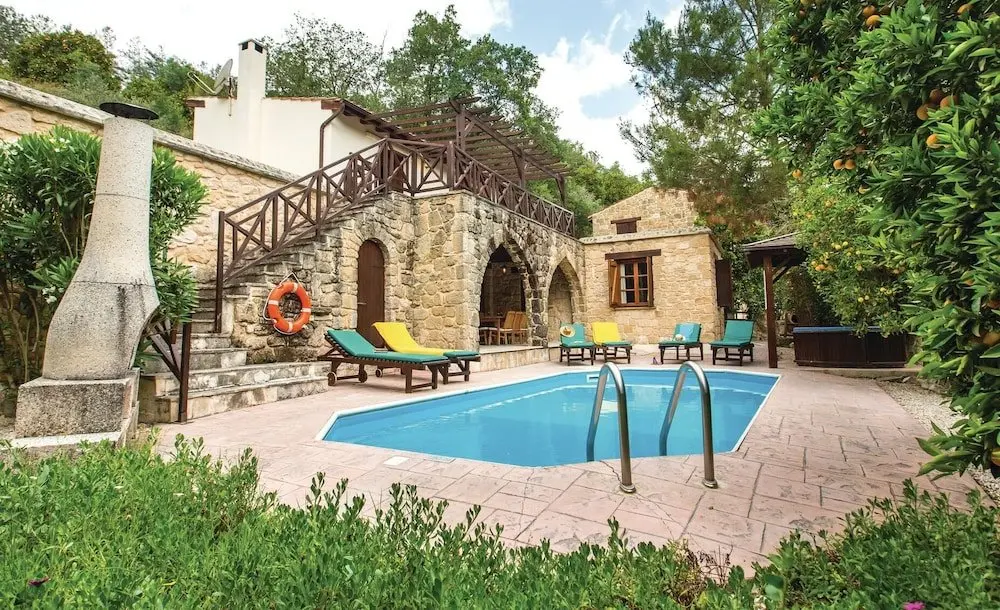 Милиу: Beautiful Home in Miliou Paphos With 3 Bedrooms, Outdoor Swimming Pool and Swimming Pool