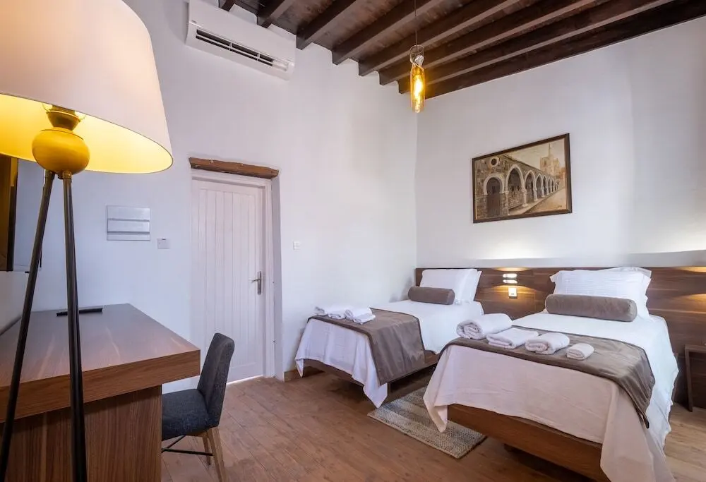 Фамагуста: La Regina Veneziana Guest House & Cafe