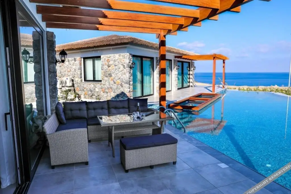 Какопетрия: Maldive Holiday Resort