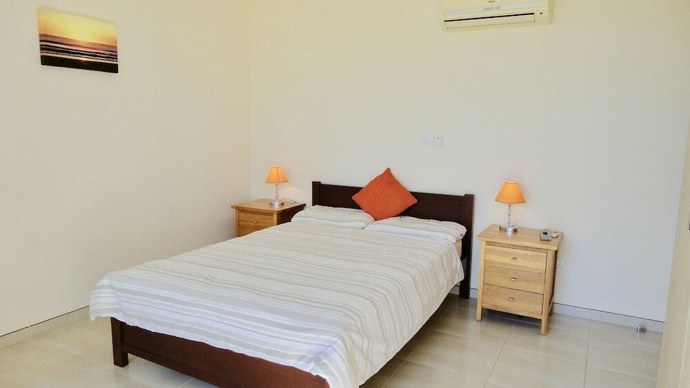 Полис Хрисохус: Stunning 2-bed Apartment in Poli Crysochous