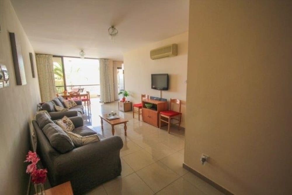 Ороклини: Beautiful 2-bed Apartment in Oroklini