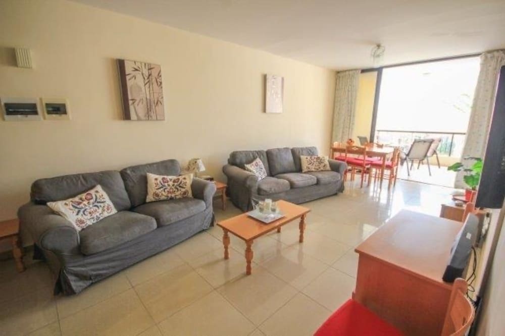 Ороклини: Beautiful 2-bed Apartment in Oroklini