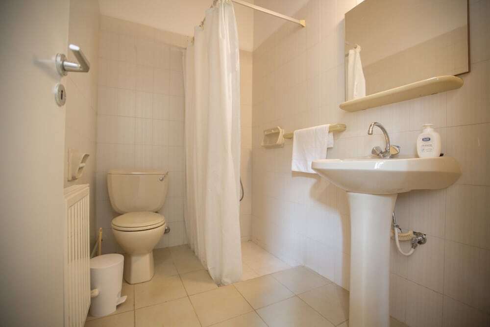 Айя-Напа: Villa Rosie, Modern 4bdr Ayia Napa Villa With Pool