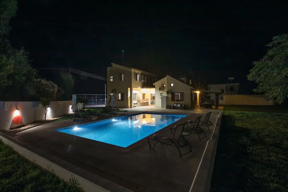 Протарас: 6 Bedroom Villa With Private Pool in the Area of Konnos